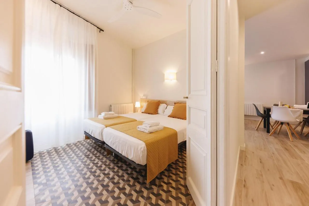 ז'ירונה Bravissimo Ciutadans, Comfortable 3-Bedroom Apartment 0*,  ספרד