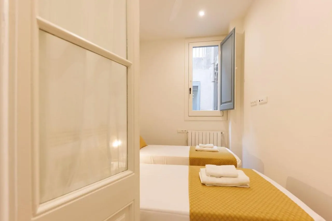 ז'ירונה Bravissimo Ciutadans, Comfortable 3-Bedroom Apartment ספרד