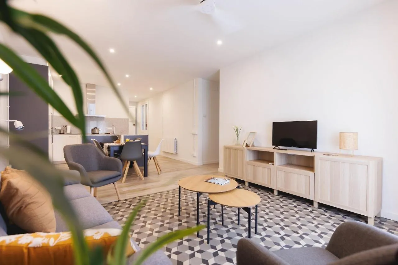 ז'ירונה Bravissimo Ciutadans, Comfortable 3-Bedroom Apartment 0*,